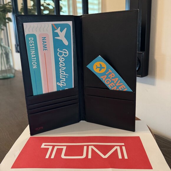 Tumi Black Leather Travel Wallet / Passport Holder Bi-Fold - Picture 1 of 8